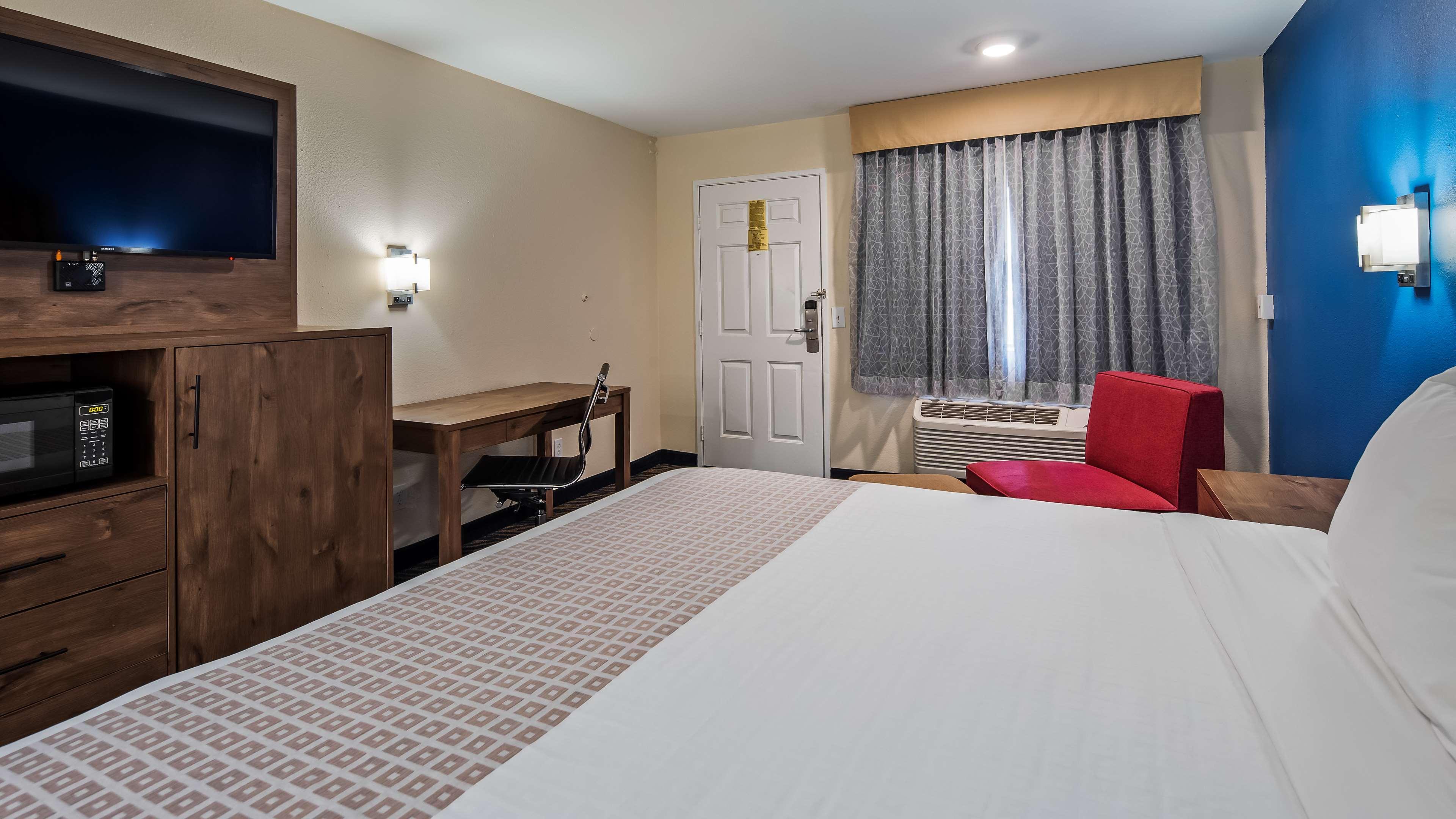 Surestay Plus Hotel By Best Western Hesperia Room photo